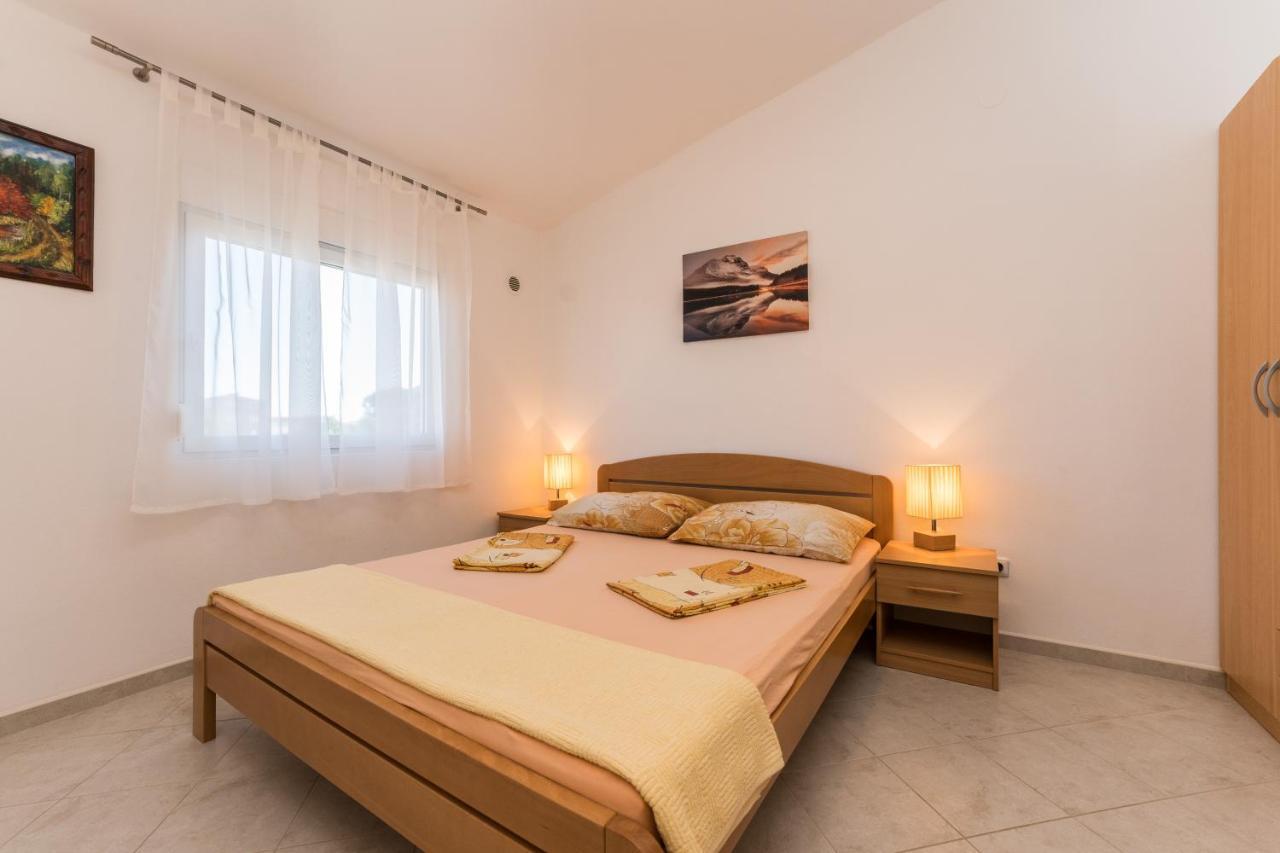 Apartmani Zarko 维尔 外观 照片